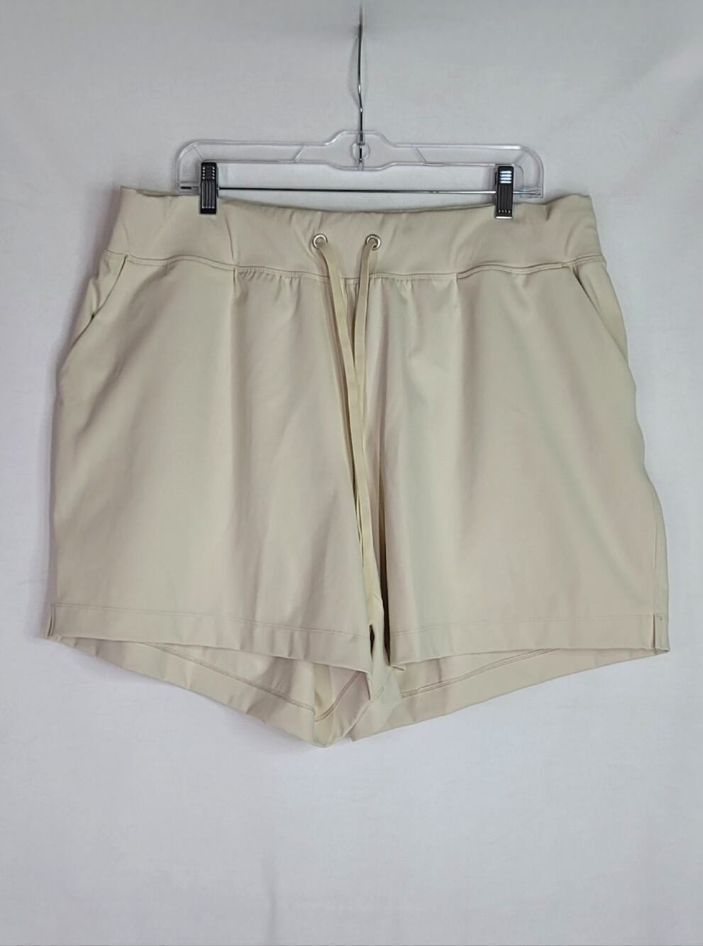 Ivory LIVI for Lane Bryant Active Performance Pull-On Athletic Shorts Women's XL